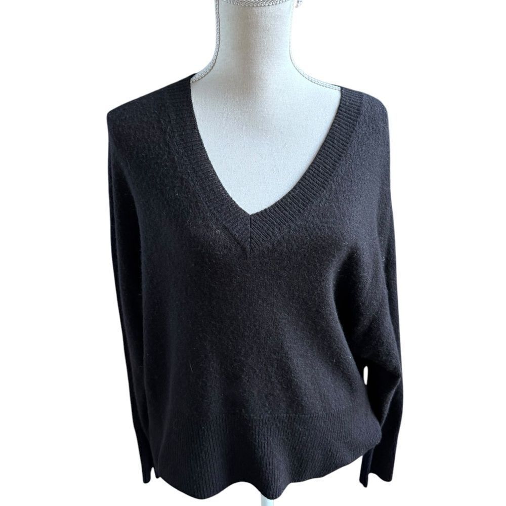Cuyana Wool Cashmere Black Vneck Sweater L